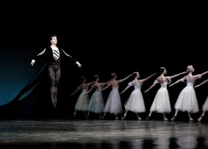 Ovidiu Iancu, fost prim solist al Operei Naţionale Bucureşti, dansează din ianuarie la Teatrul de Balet Sibiu