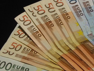 Euro la doar 0,0004 lei de maximul istoric | ANALIZĂ