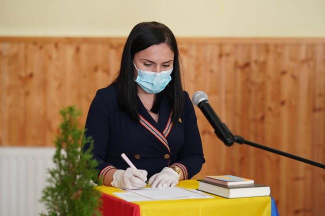 Primăria Racovița a schimbat macazul: acțiuni în sprijinul locuitorilor, procedură simplificată pentru vaccinare, transparență