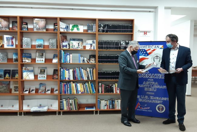 Ambasadorul SUA a vizitat Biblioteca Județeană ASTRA Sibiu